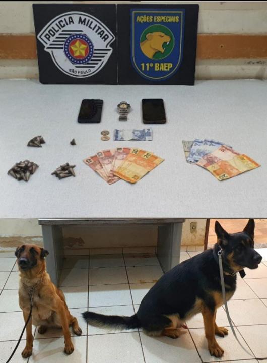 Foto 2 de 2 — Dupla é presa por tráfico de drogas em Araraquara